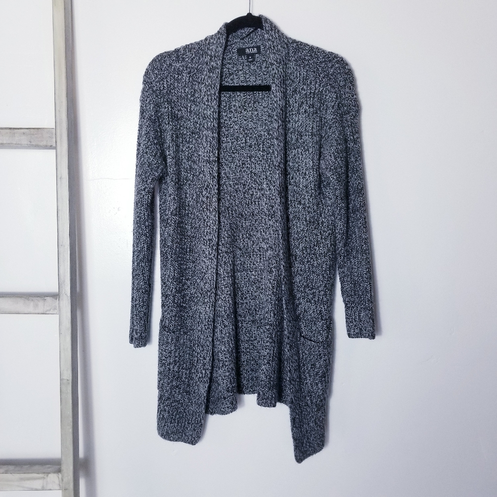 ANA BLACK AND GRAY CARDIGAN SIZE MEDIUM WITH FRONT POCKETS